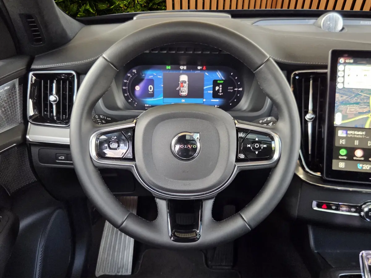 2.0 T8 Plug-in hybrid AWD Ultra Bright Exec. Ed. | Luchtvering | Bowers&Wilkins | Massage/ventilatie | 22" Velgen