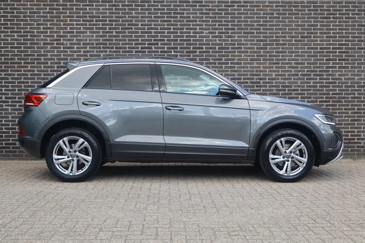 1.0 TSI 110pk Life | Achteruitrijcamera | Digitaal Info Display | App Connect