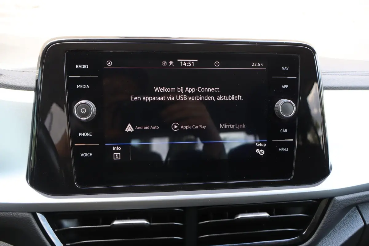 1.0 TSI 110pk Life | Achteruitrijcamera | Digitaal Info Display | App Connect