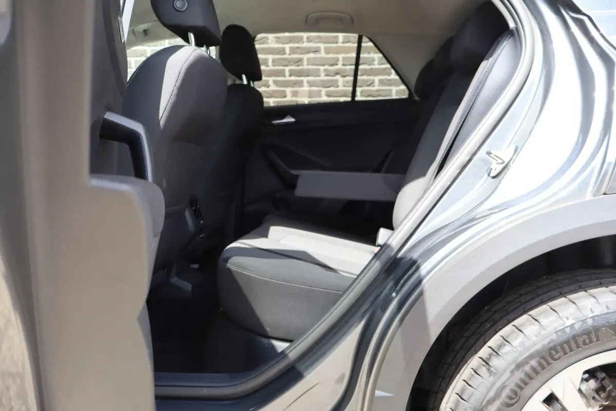 1.0 TSI 110pk Life | Achteruitrijcamera | Digitaal Info Display | App Connect