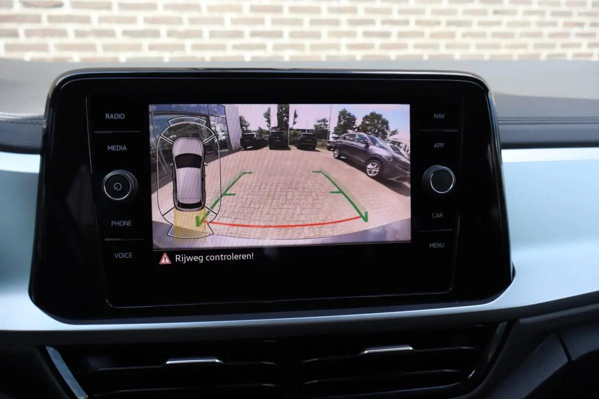 1.0 TSI 110pk Life | Achteruitrijcamera | Digitaal Info Display | App Connect
