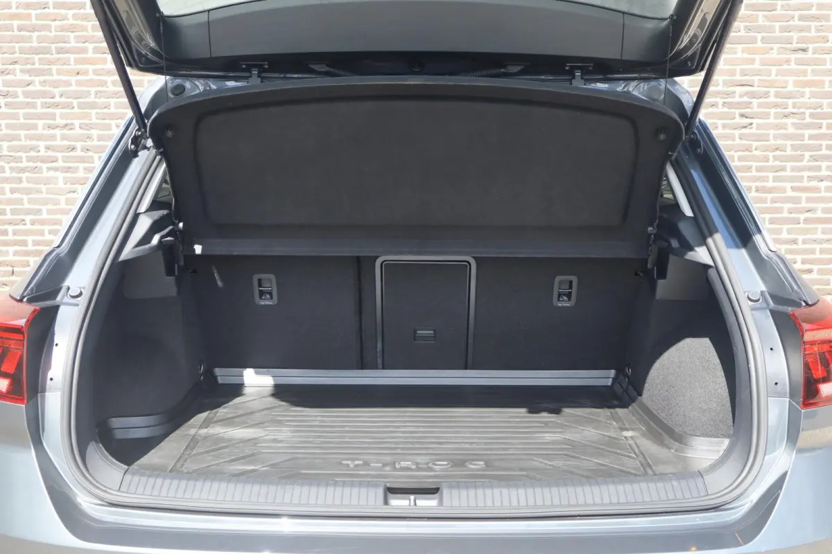 1.0 TSI 110pk Life | Achteruitrijcamera | Digitaal Info Display | App Connect