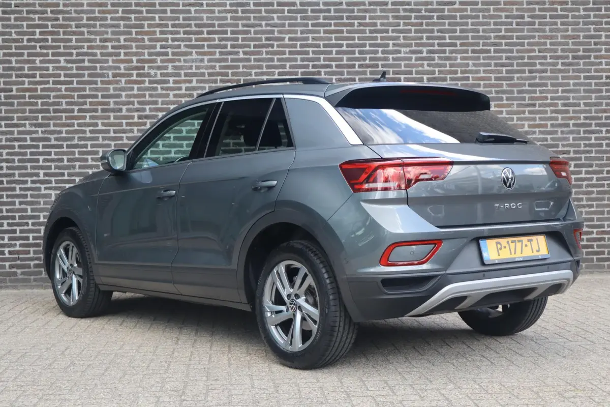1.0 TSI 110pk Life | Achteruitrijcamera | Digitaal Info Display | App Connect