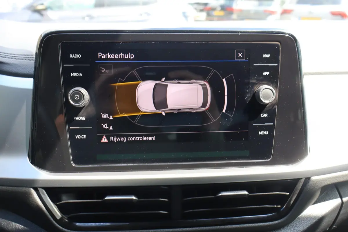1.0 TSI 110pk Life | Achteruitrijcamera | Digitaal Info Display | App Connect
