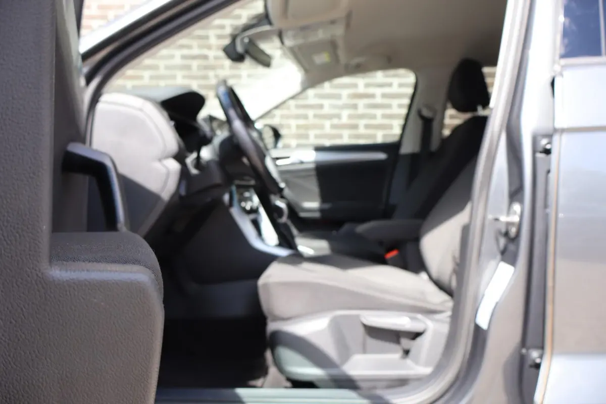 1.0 TSI 110pk Life | Achteruitrijcamera | Digitaal Info Display | App Connect