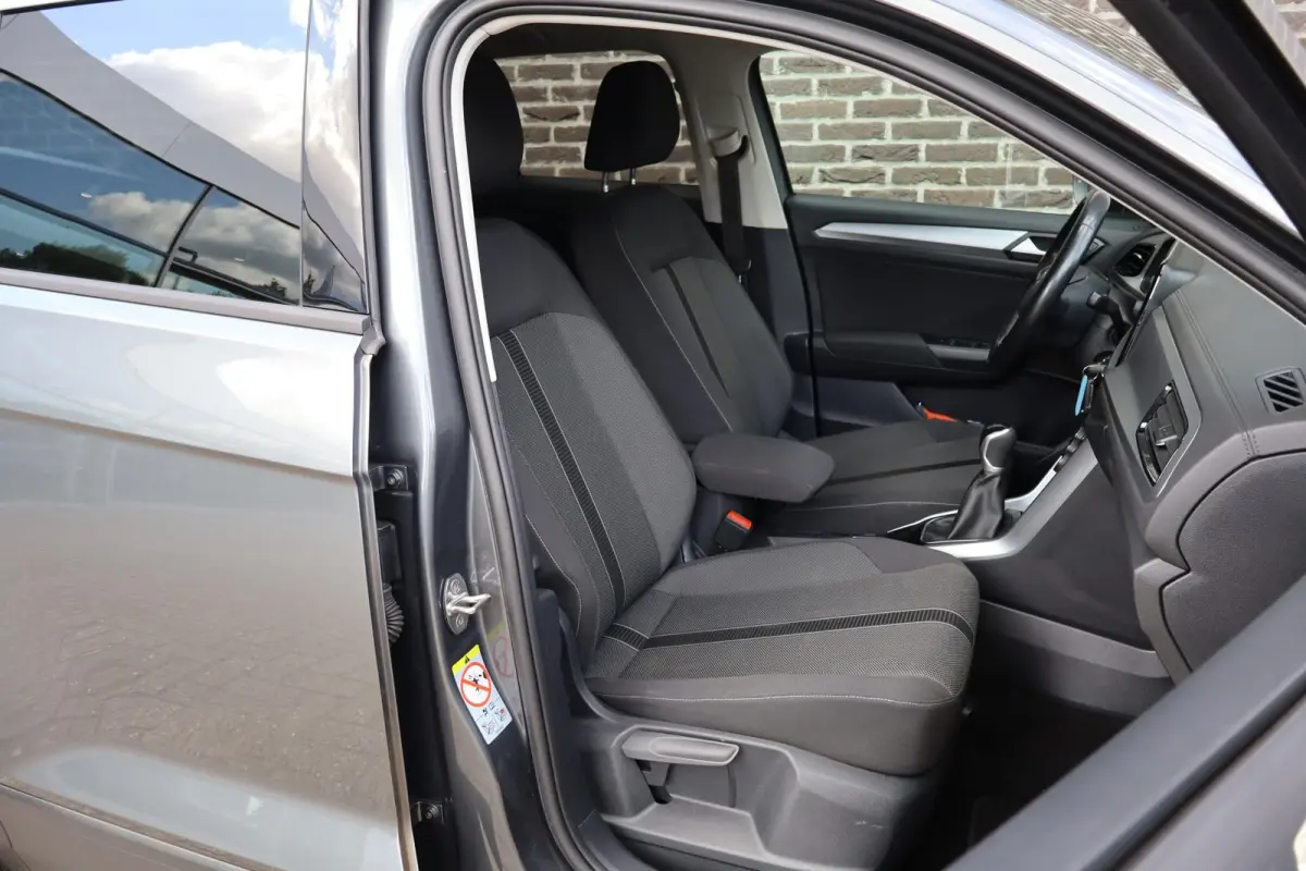 1.0 TSI 110pk Life | Achteruitrijcamera | Digitaal Info Display | App Connect