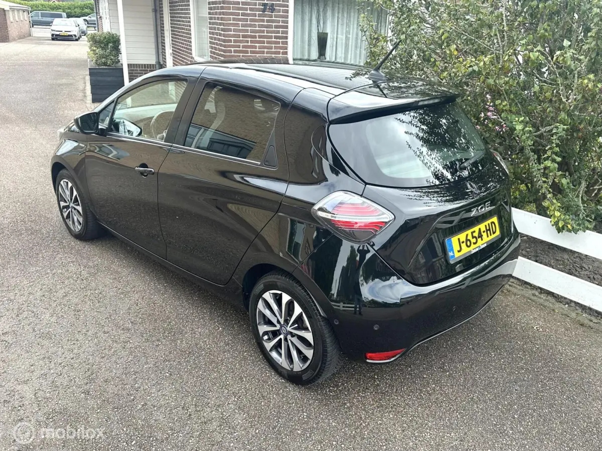 R135 Edition One 52 kWh KOOPACCU WARMTEPOMP CAMERA NAVIGATIE BOSE AUDIO BLINDSPOT ZEER LUXE UITVOERING!!