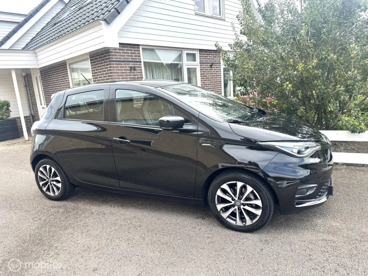 R135 Edition One 52 kWh KOOPACCU WARMTEPOMP CAMERA NAVIGATIE BOSE AUDIO BLINDSPOT ZEER LUXE UITVOERING!!