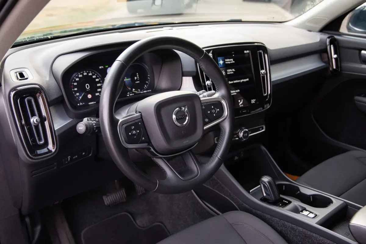 1.5 T5 Business Pro , Trekhaak, Carplay, Keyless entry,