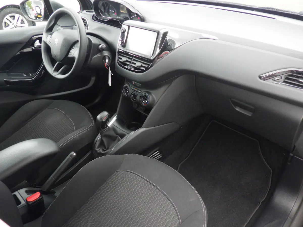 1.2 PureTech Blue Lion Airco, Carplay, Cruise, NAVI, 5 DRS, NW APK, NL/NAP!