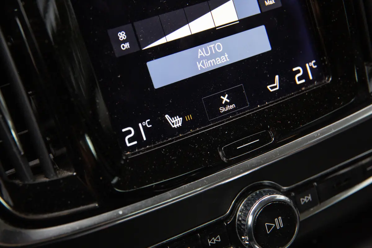 2.0 T5 Momentum , Trekhaak, Adap. cruise, Carplay,