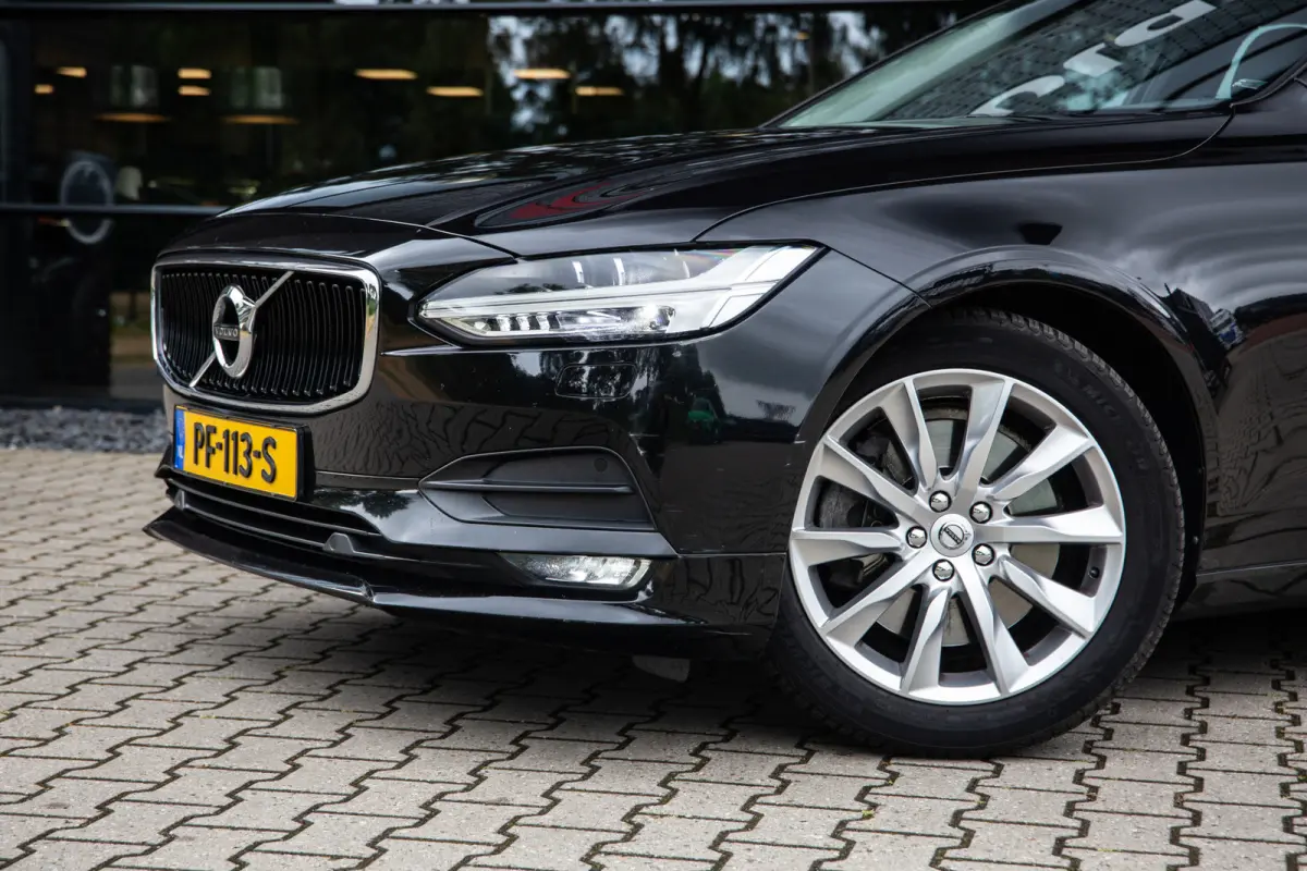 2.0 T5 Momentum , Trekhaak, Adap. cruise, Carplay,