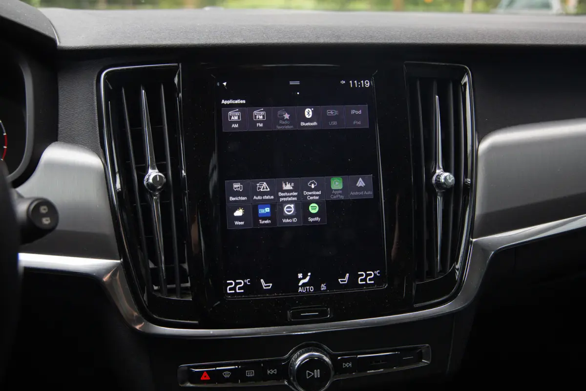 2.0 T5 Momentum , Trekhaak, Adap. cruise, Carplay,