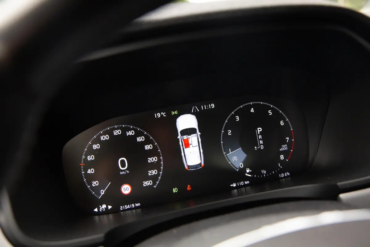 2.0 T5 Momentum , Trekhaak, Adap. cruise, Carplay,