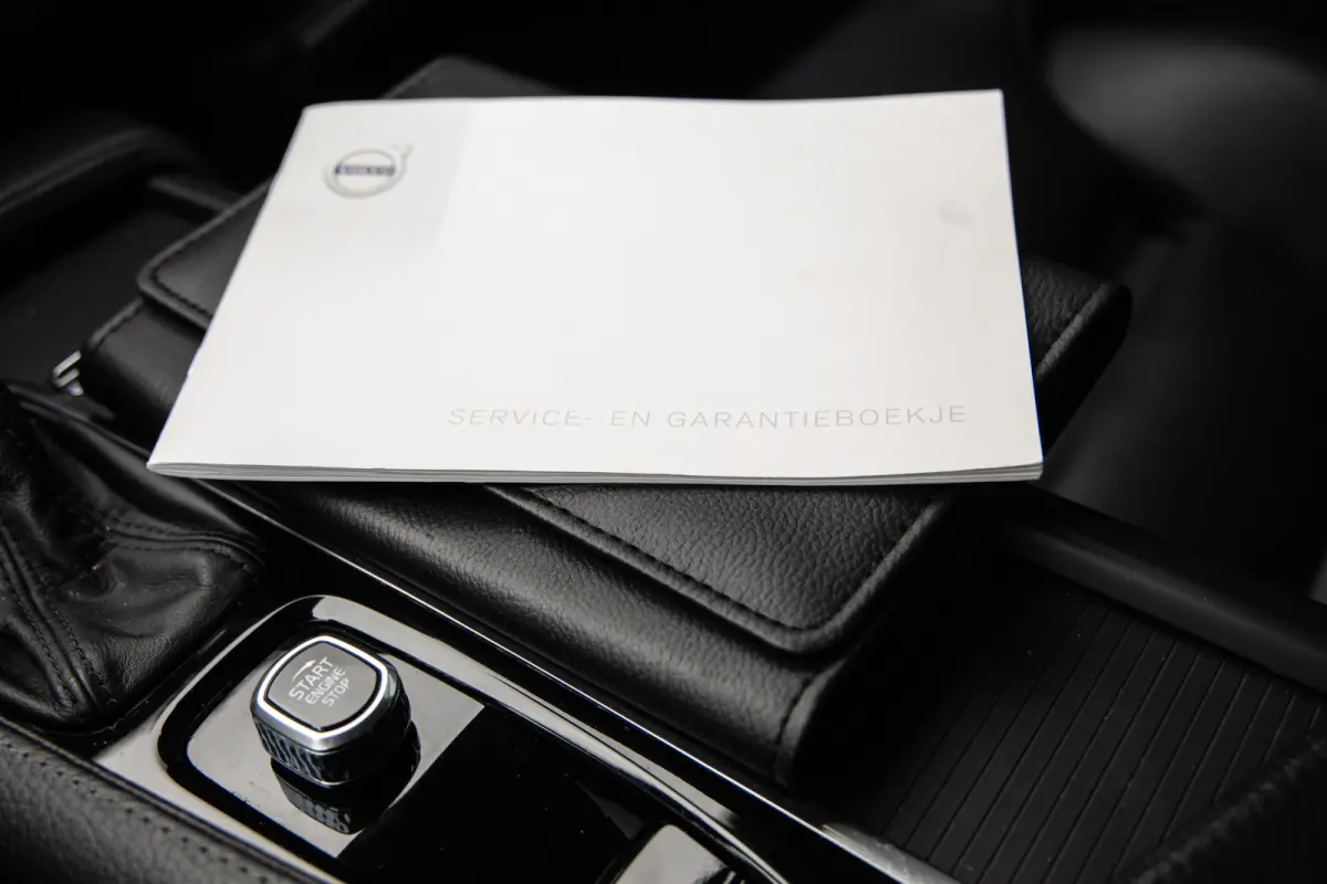 2.0 T5 Momentum , Trekhaak, Adap. cruise, Carplay,