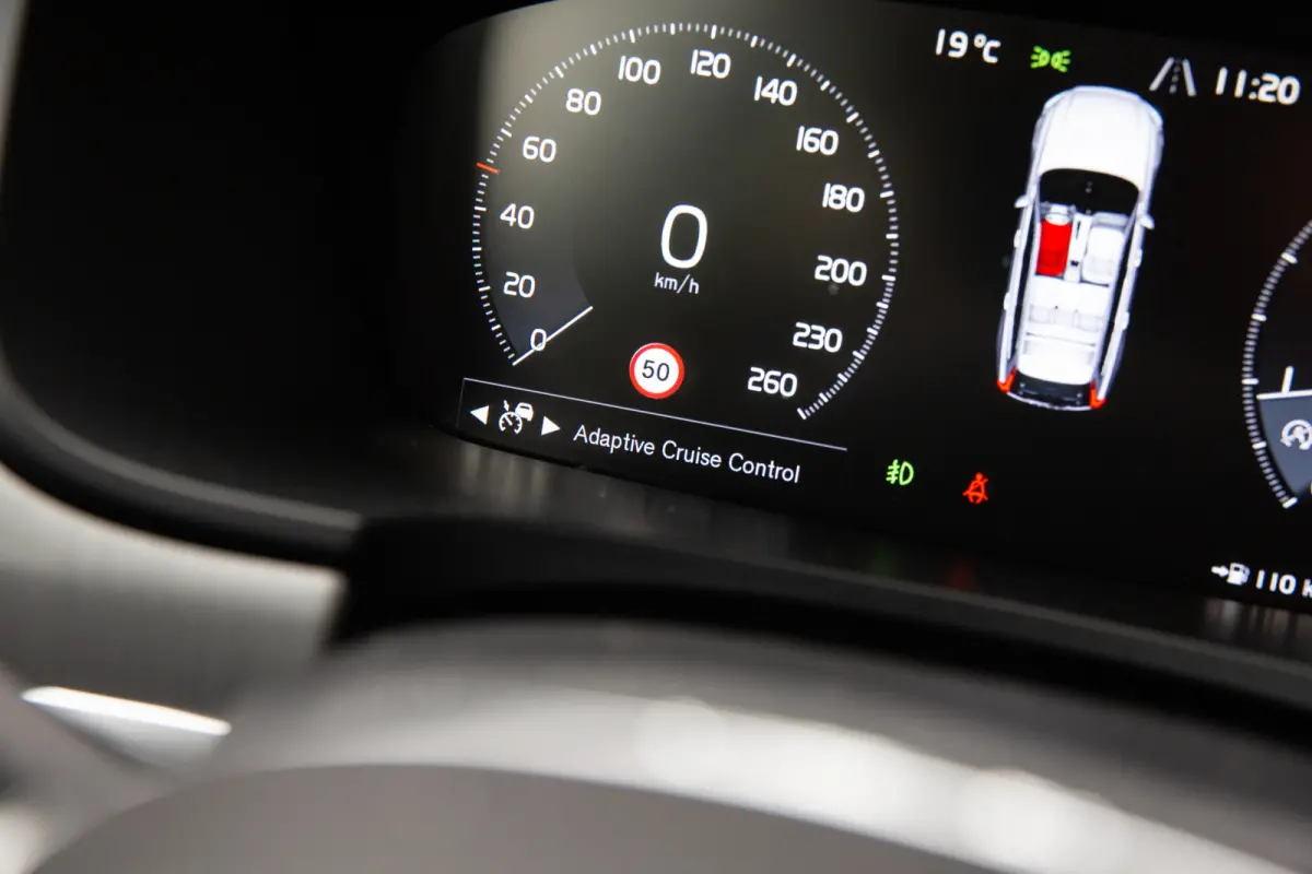 2.0 T5 Momentum , Trekhaak, Adap. cruise, Carplay,