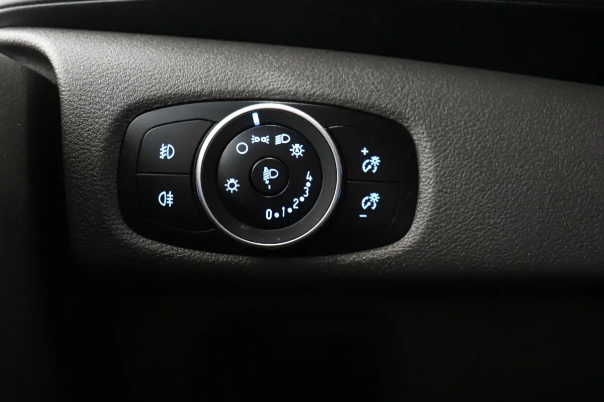 2.0 TDCI 130PK Automaat - EURO 6 - Airco - Cruise - PDC - €14.900,- Excl.