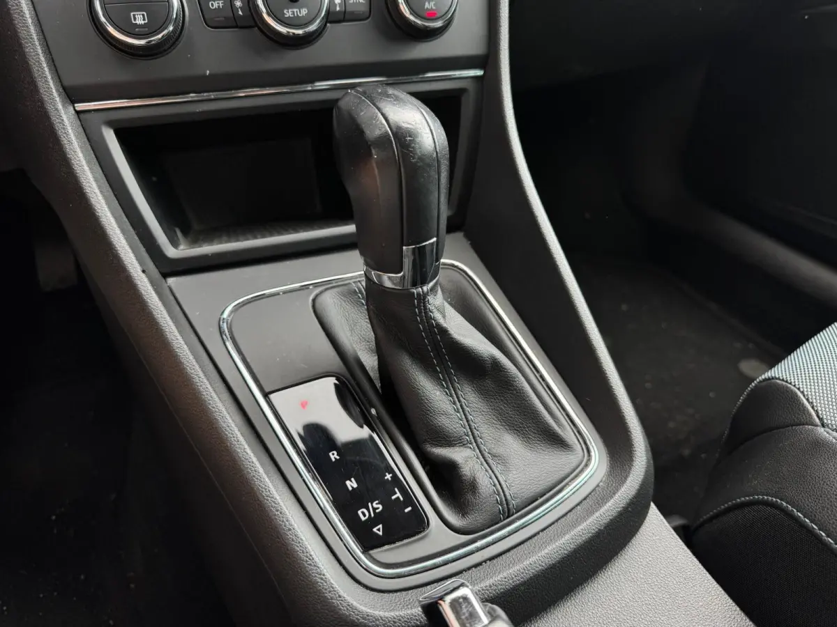 1.2 TSI Connect Automaat | LED | CarPlay | Navigatie | Cruise | Climate | Half Leder