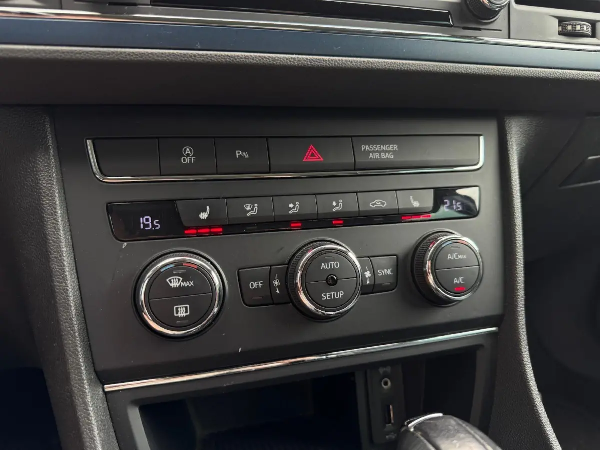 1.2 TSI Connect Automaat | LED | CarPlay | Navigatie | Cruise | Climate | Half Leder