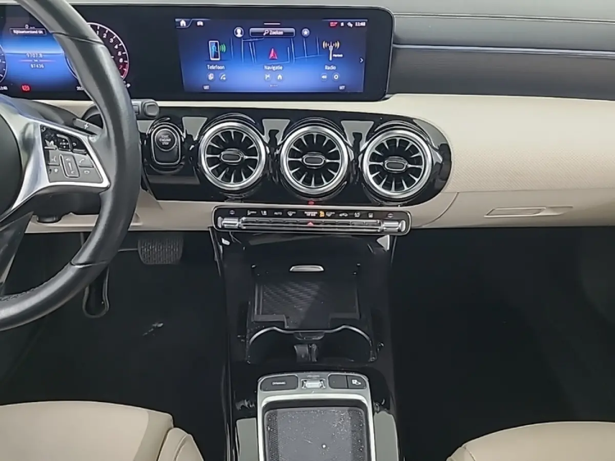 250 e Luxury Line 1e-Eig. & Keurig-Onderh. BOVAG-Garantie. NL-Auto.