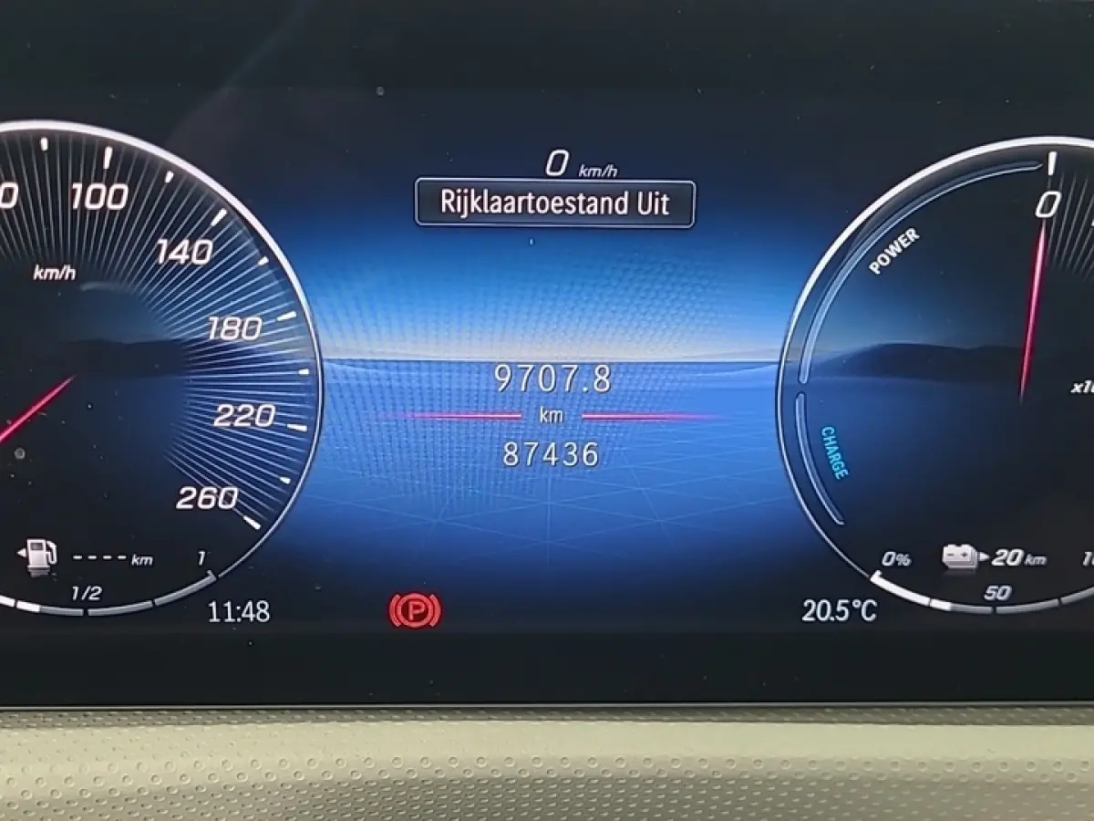 250 e Luxury Line 1e-Eig. & Keurig-Onderh. BOVAG-Garantie. NL-Auto.