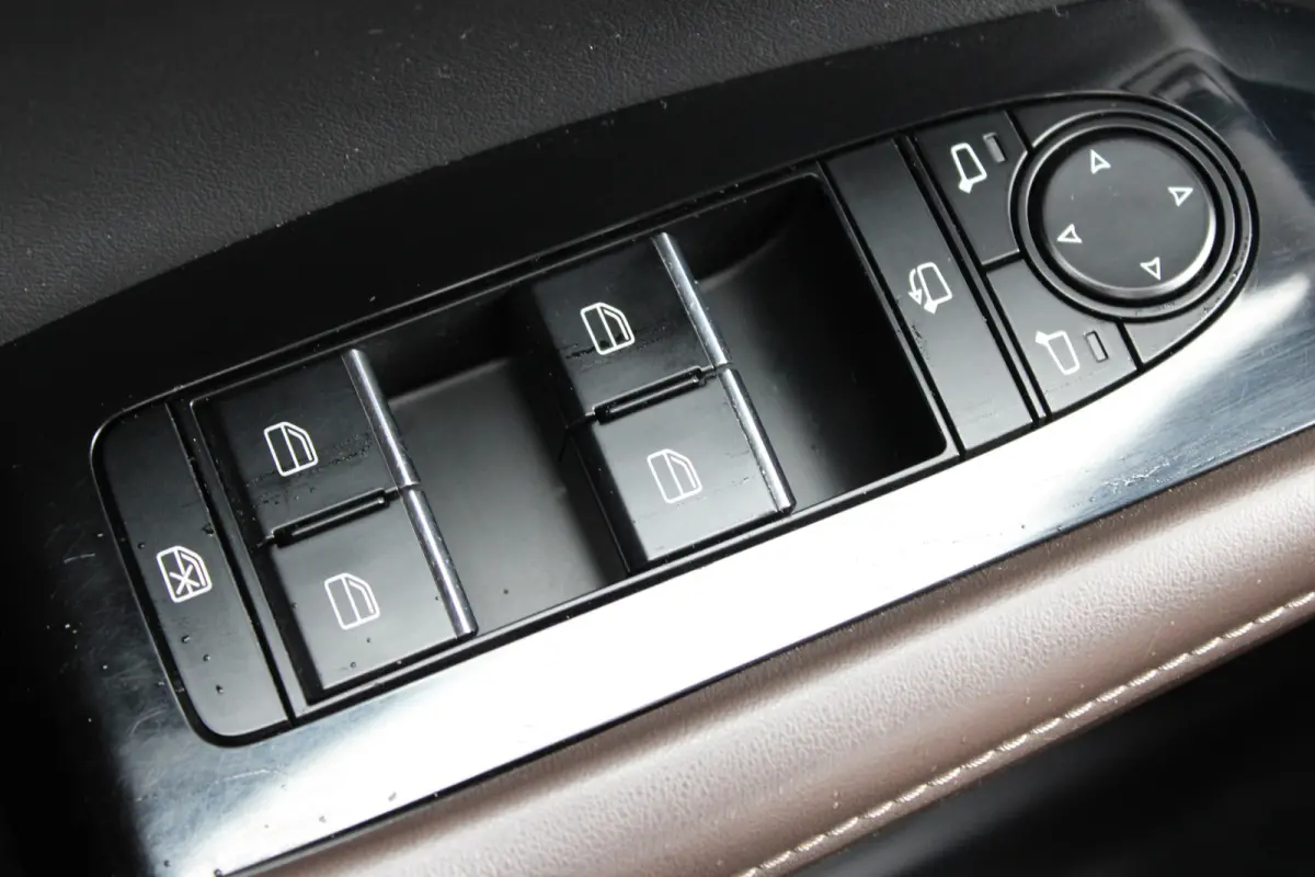 2.0 e-SkyActiv-X M Hybrid Luxury