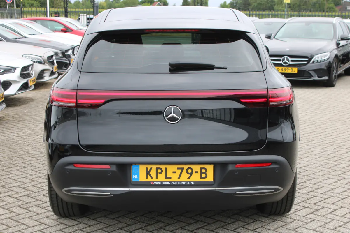 400 4MATIC 80 kWh (SOH 97,21%) LEDER KEY-LESS GO CARPLAY