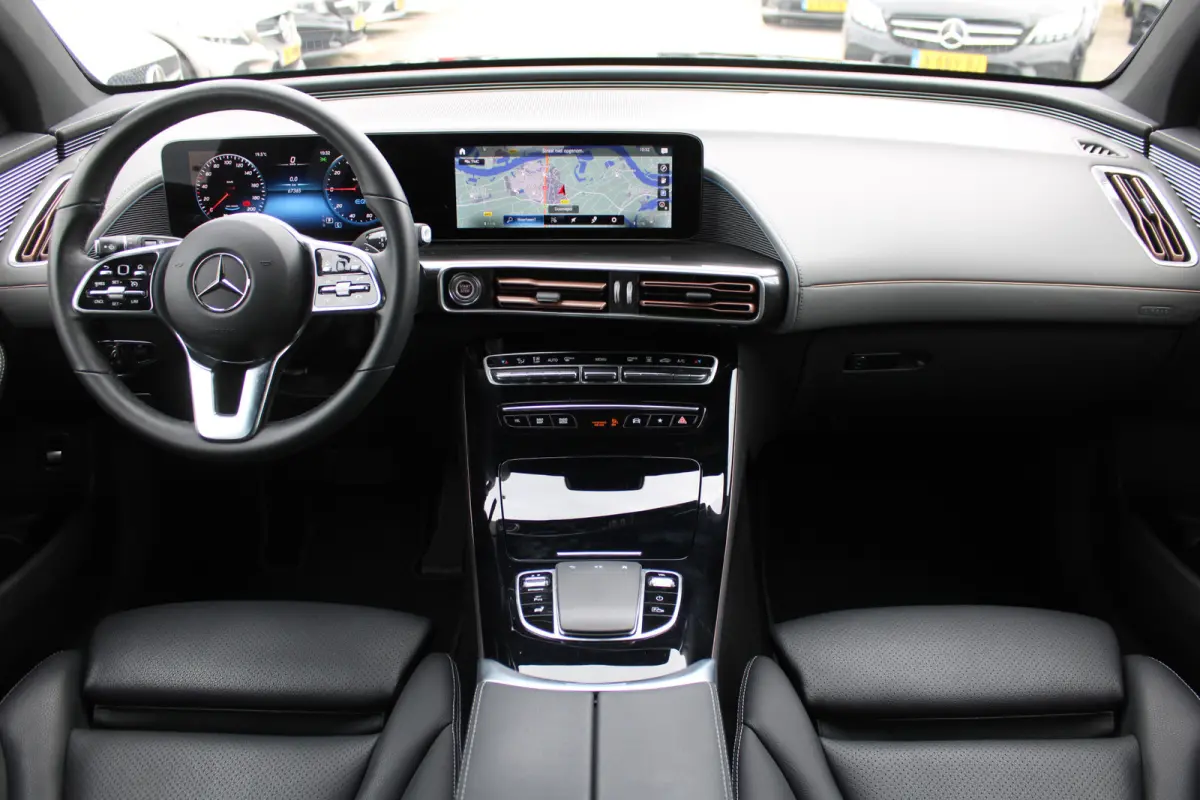 400 4MATIC 80 kWh (SOH 97,21%) LEDER KEY-LESS GO CARPLAY