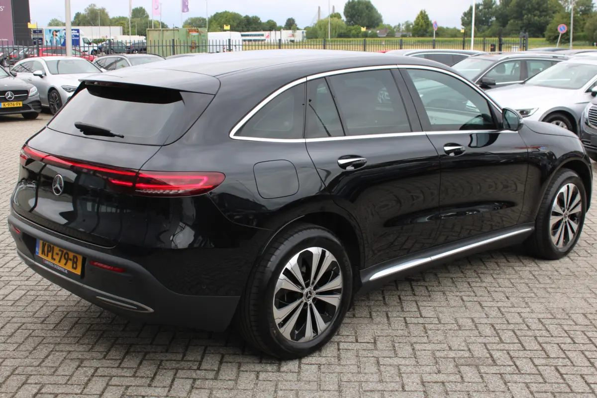400 4MATIC 80 kWh (SOH 97,21%) LEDER KEY-LESS GO CARPLAY