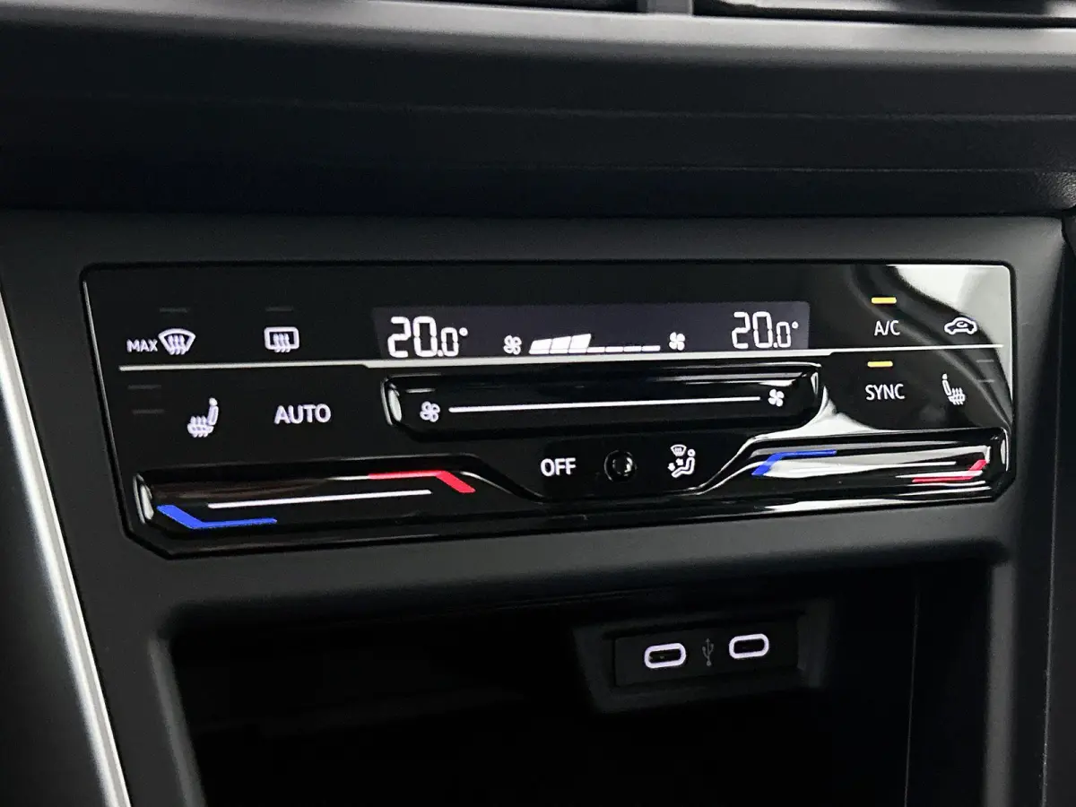 1.0 TSI Life Business | 95 PK | Apple Carplay/Android Auto | Parkeer sensoren voor en achter | Climatronic (automatische airco) | Adaptieve Cruise Control | Stoelverwarming |