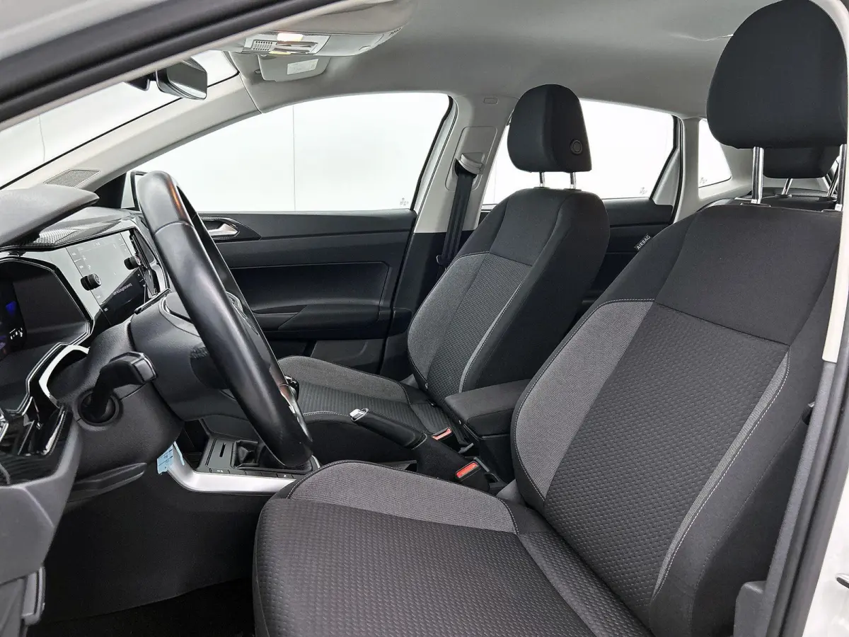 1.0 TSI Life Business | 95 PK | Apple Carplay/Android Auto | Parkeer sensoren voor en achter | Climatronic (automatische airco) | Adaptieve Cruise Control | Stoelverwarming |