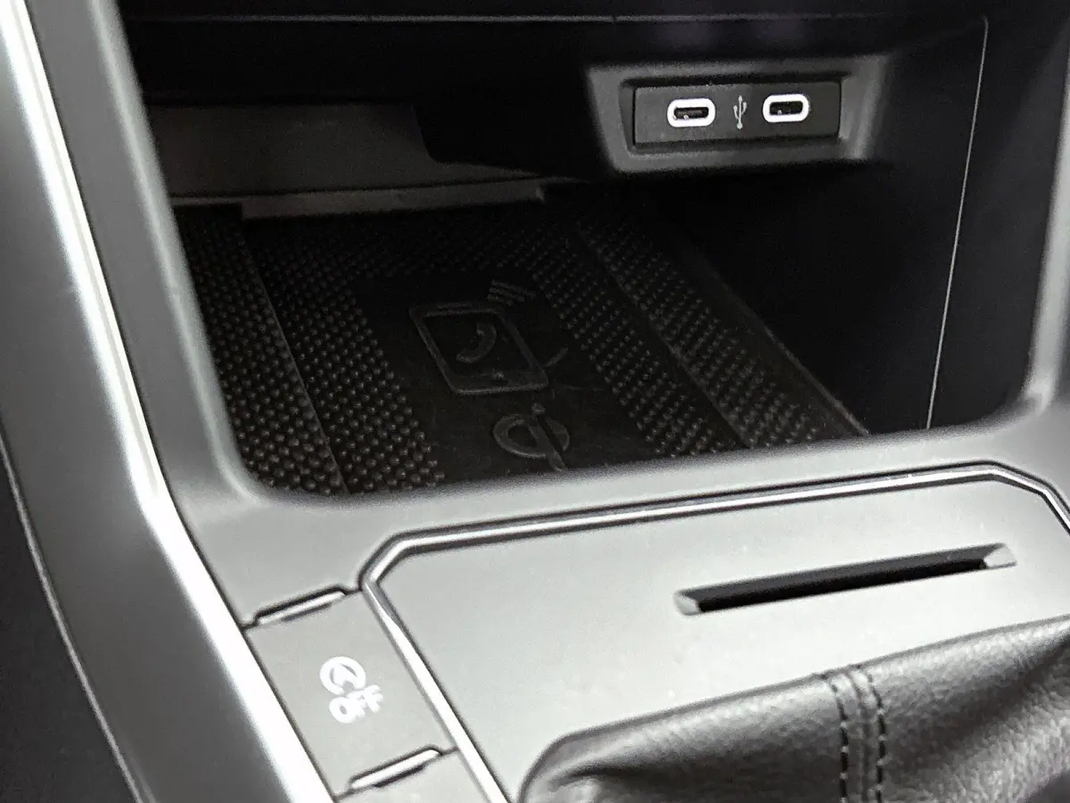 1.0 TSI Life Business | 95 PK | Apple Carplay/Android Auto | Parkeer sensoren voor en achter | Climatronic (automatische airco) | Adaptieve Cruise Control | Stoelverwarming |
