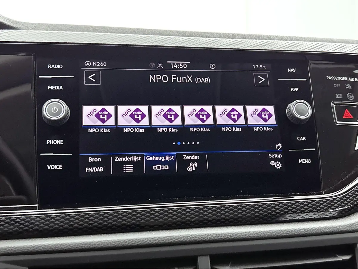 1.0 TSI Life Business | 95 PK | Apple Carplay/Android Auto | Parkeer sensoren voor en achter | Climatronic (automatische airco) | Adaptieve Cruise Control | Stoelverwarming |