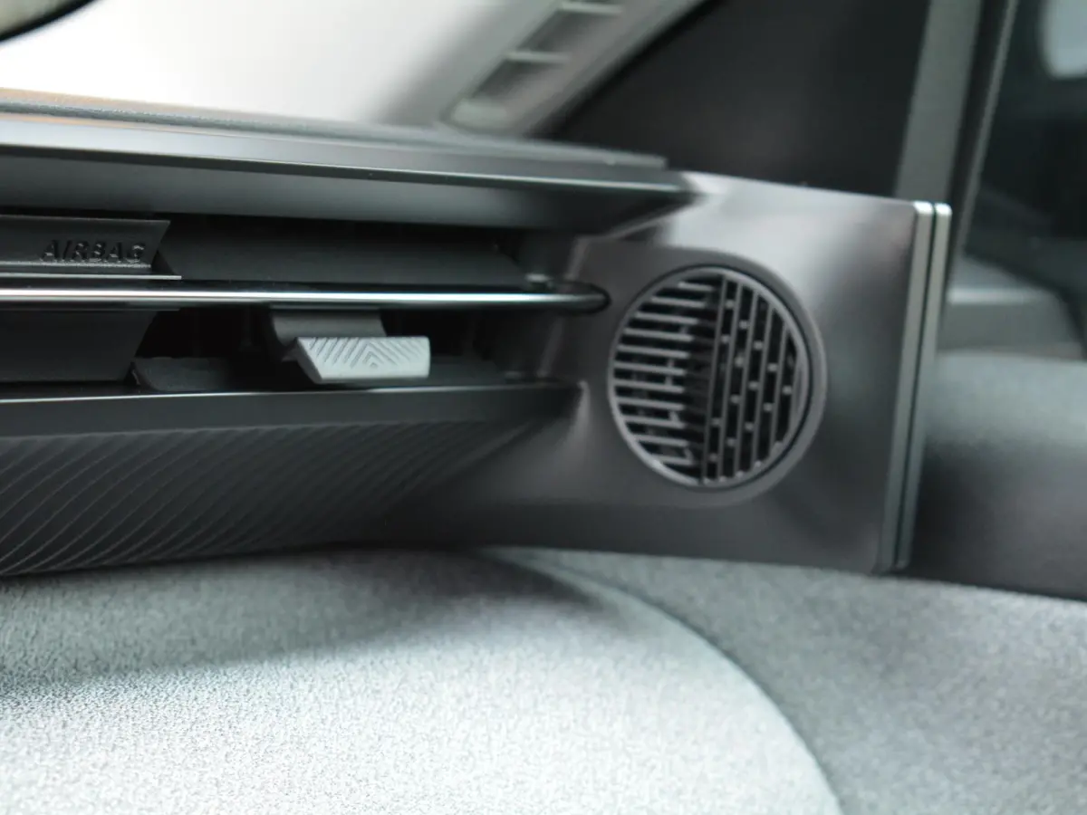 1.2 Hybrid 145 Max | Interieur-pakket | Trekhaak | Elektrisch Glazen Panoramadak |