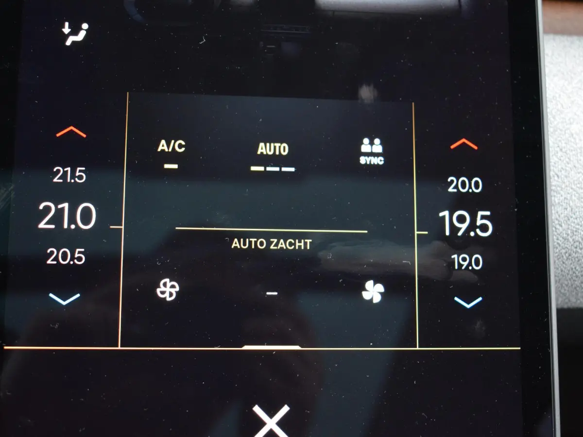 1.2 Hybrid 145 Max | Interieur-pakket | Trekhaak | Elektrisch Glazen Panoramadak |