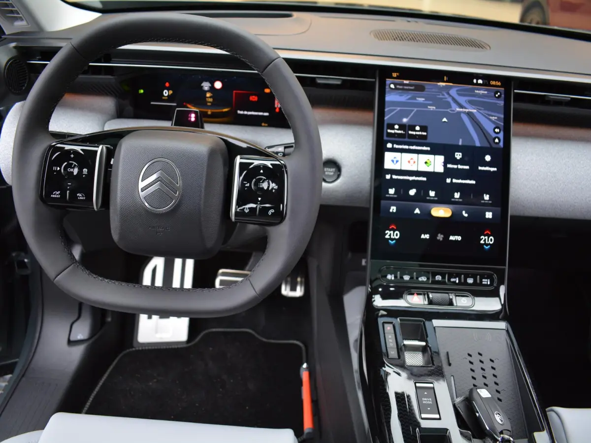 1.2 Hybrid 145 Max | Interieur-pakket | Trekhaak | Elektrisch Glazen Panoramadak |