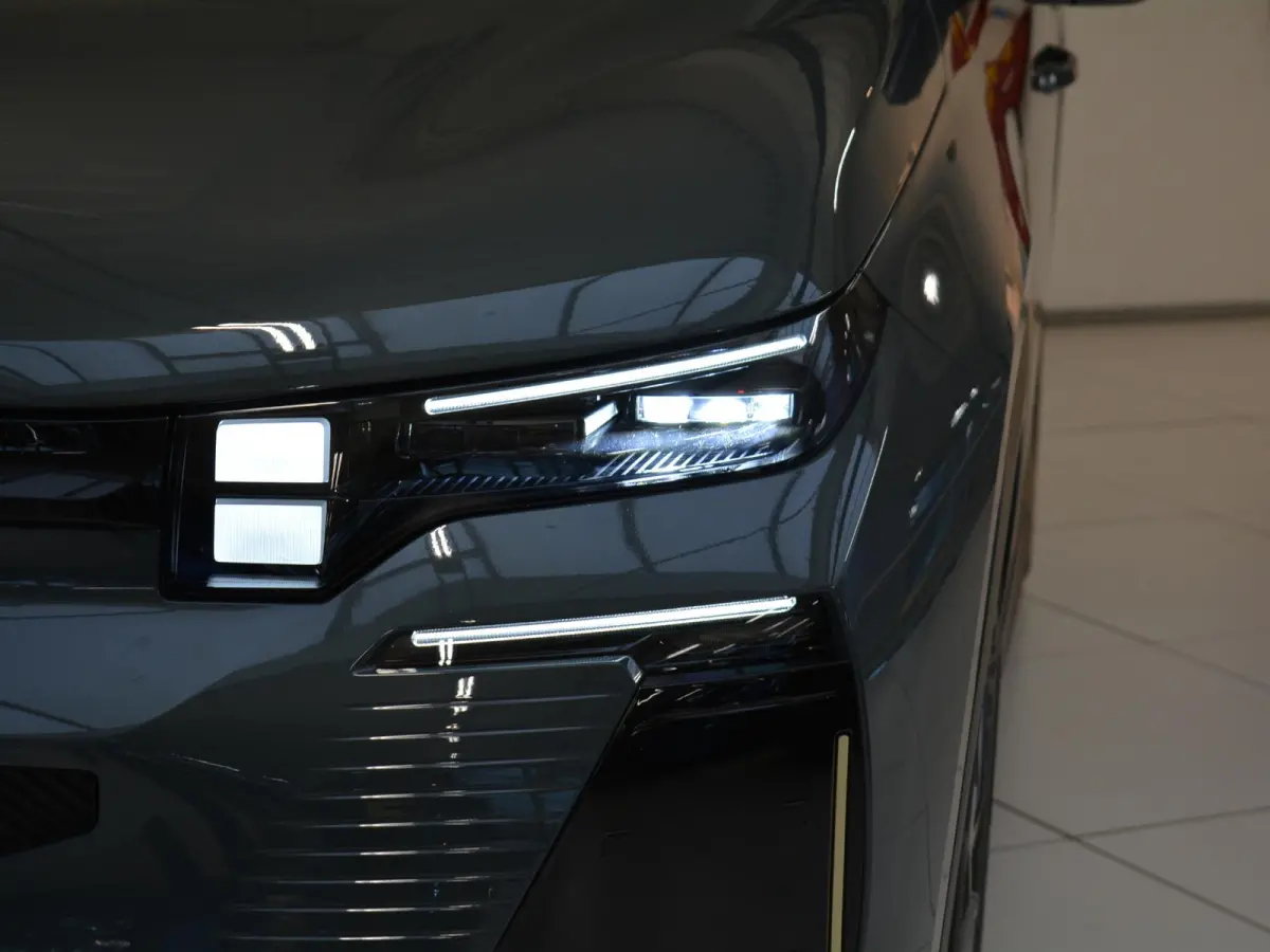 1.2 Hybrid 145 Max | Interieur-pakket | Trekhaak | Elektrisch Glazen Panoramadak |