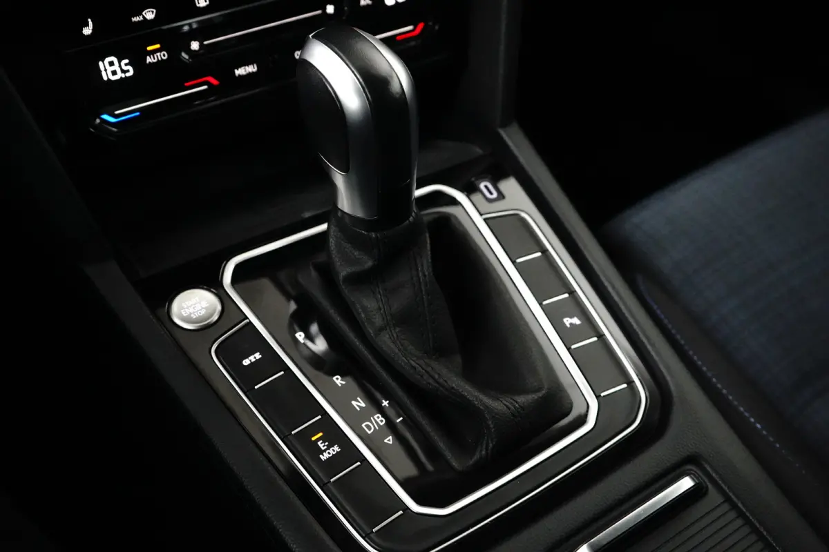 1.4 TSI PHEV GTE Business | ACC | Stoelverwarming | Camera | LED Matrix | 17'' | | Achteruitrijcamera | Cruise control adaptief | Elektrisch bedienbare achterklep met sensorsturing