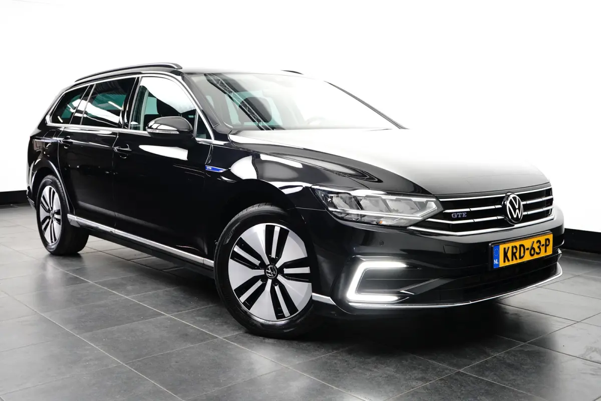 1.4 TSI PHEV GTE Business | ACC | Stoelverwarming | Camera | LED Matrix | 17'' | | Achteruitrijcamera | Cruise control adaptief | Elektrisch bedienbare achterklep met sensorsturing