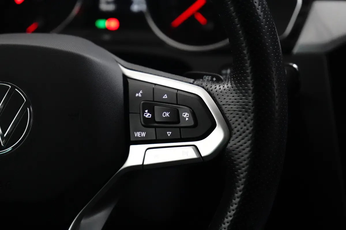 1.4 TSI PHEV GTE Business | ACC | Stoelverwarming | Camera | LED Matrix | 17'' | | Achteruitrijcamera | Cruise control adaptief | Elektrisch bedienbare achterklep met sensorsturing