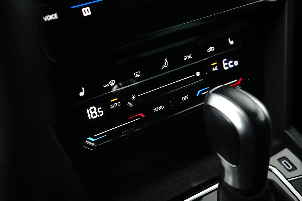 1.4 TSI PHEV GTE Business | ACC | Stoelverwarming | Camera | LED Matrix | 17'' | | Achteruitrijcamera | Cruise control adaptief | Elektrisch bedienbare achterklep met sensorsturing