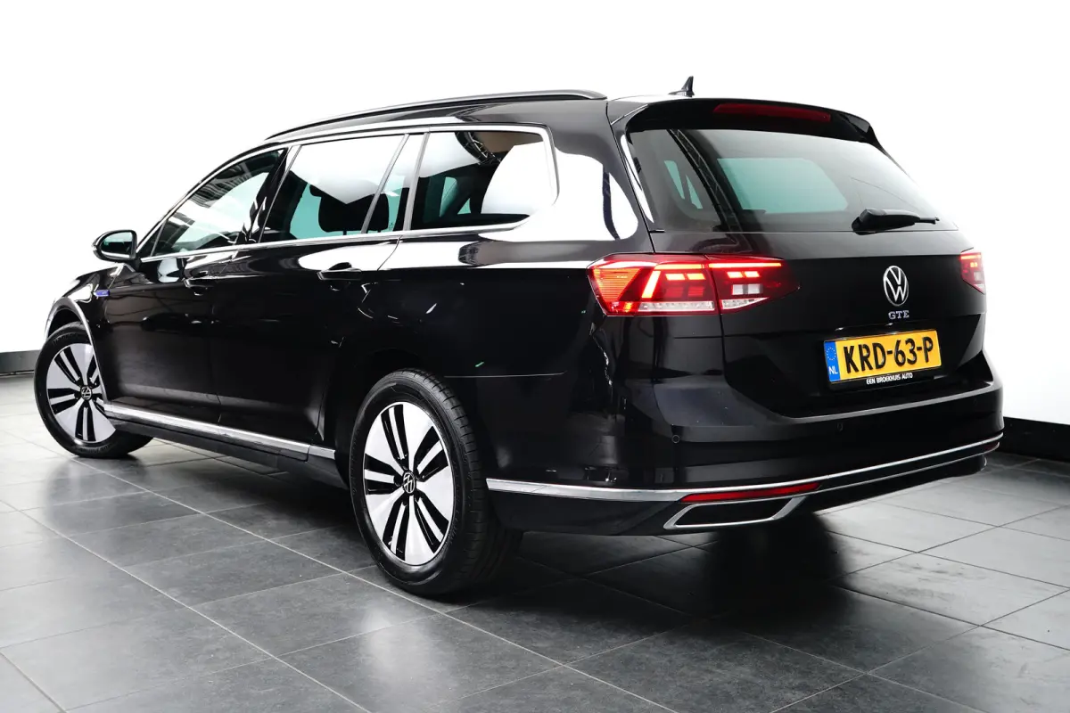 1.4 TSI PHEV GTE Business | ACC | Stoelverwarming | Camera | LED Matrix | 17'' | | Achteruitrijcamera | Cruise control adaptief | Elektrisch bedienbare achterklep met sensorsturing