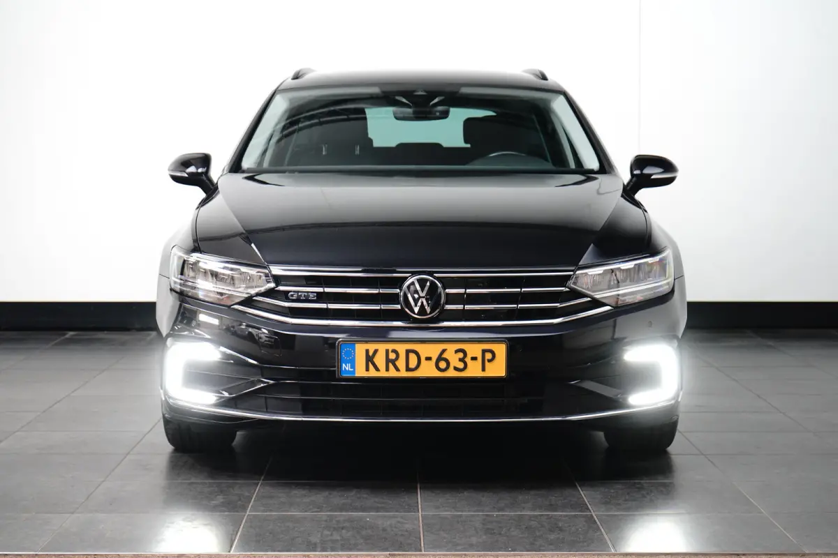 1.4 TSI PHEV GTE Business | ACC | Stoelverwarming | Camera | LED Matrix | 17'' | | Achteruitrijcamera | Cruise control adaptief | Elektrisch bedienbare achterklep met sensorsturing