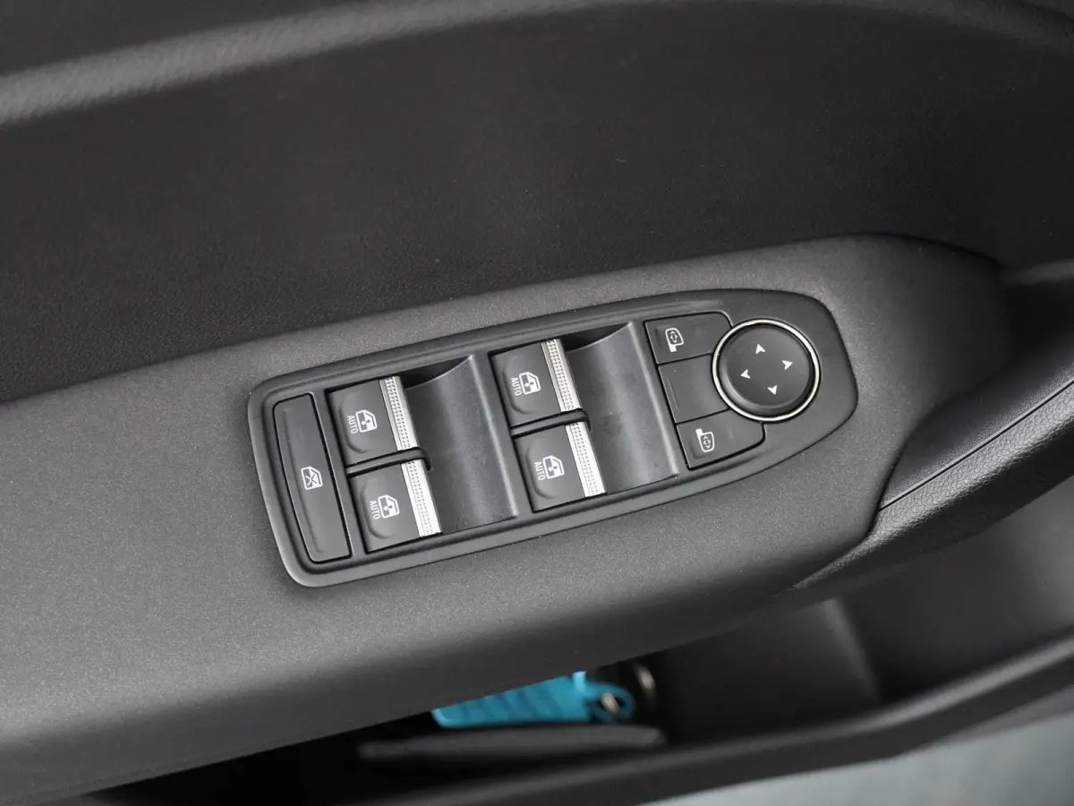 evolution TCe 115 | Pack navigation & comfort |