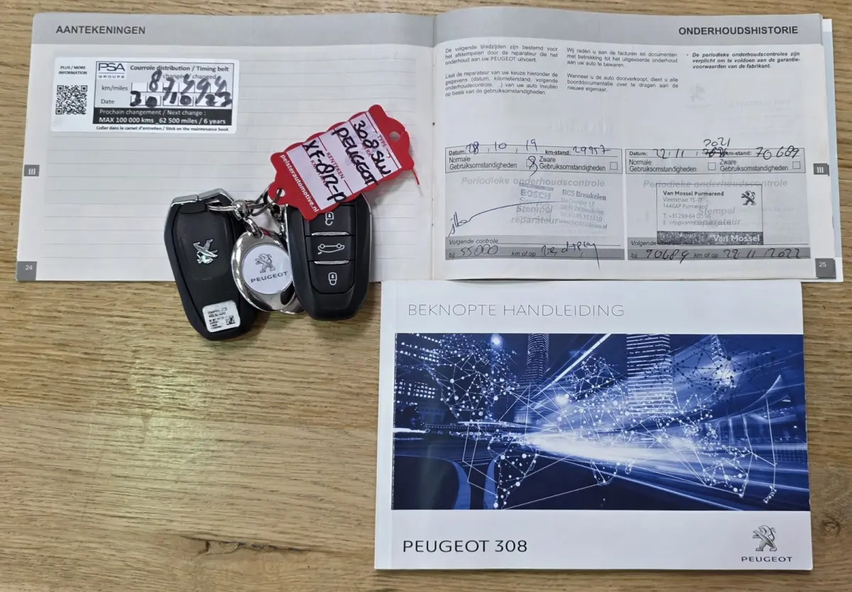 1.2 PureTech Blue Lease Premium Leer Camera Navi Pano Vol