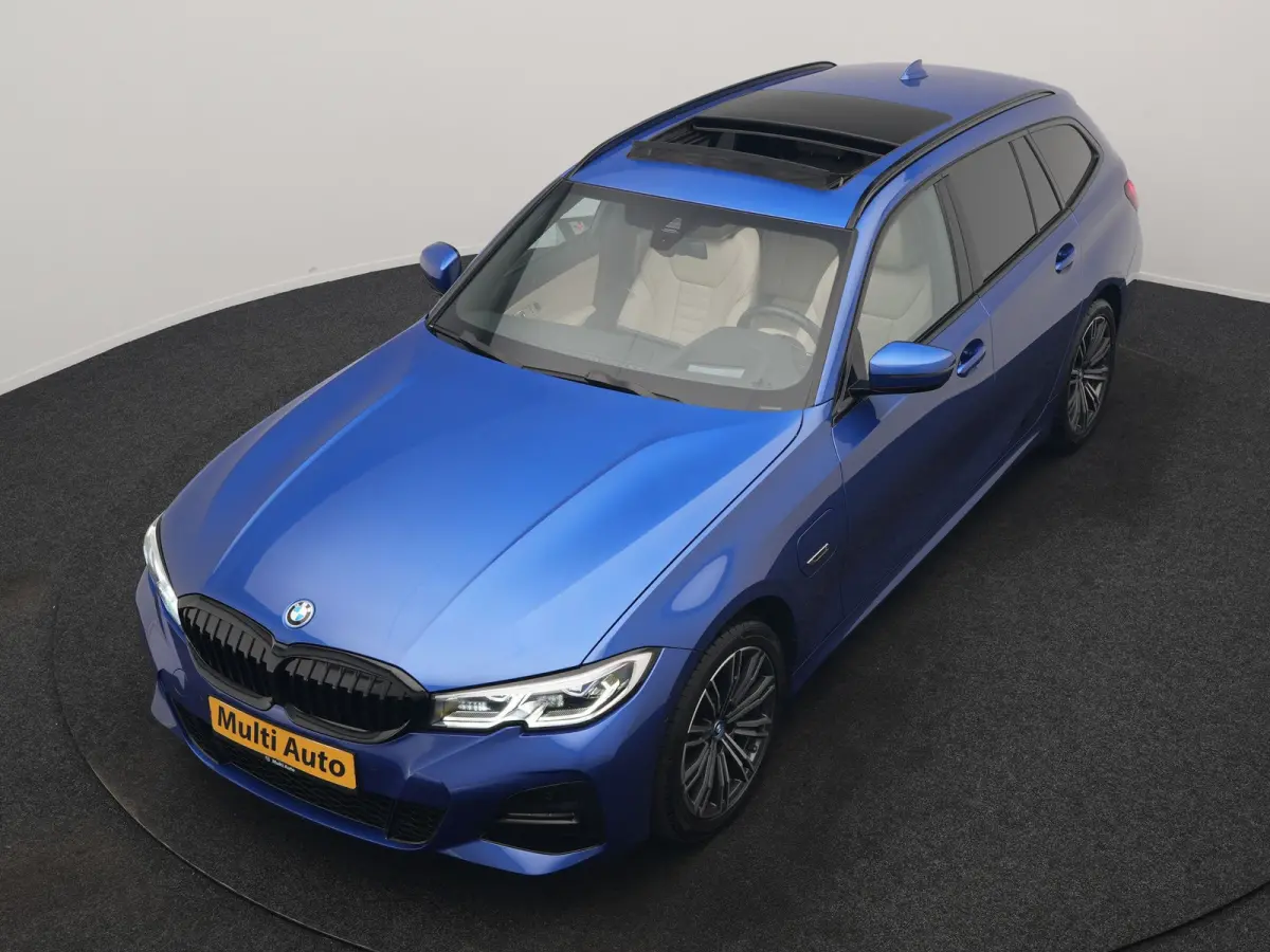 330e xDrive M Sport PHEV 293pk Dealer O.H | Panodak | Head Up | Camera | Laser LED | Lederen Sportstoelen Memory & Verwarmd | Keyless | Cruise Control | BLIS | Apple Carplay | Virtual | Navi