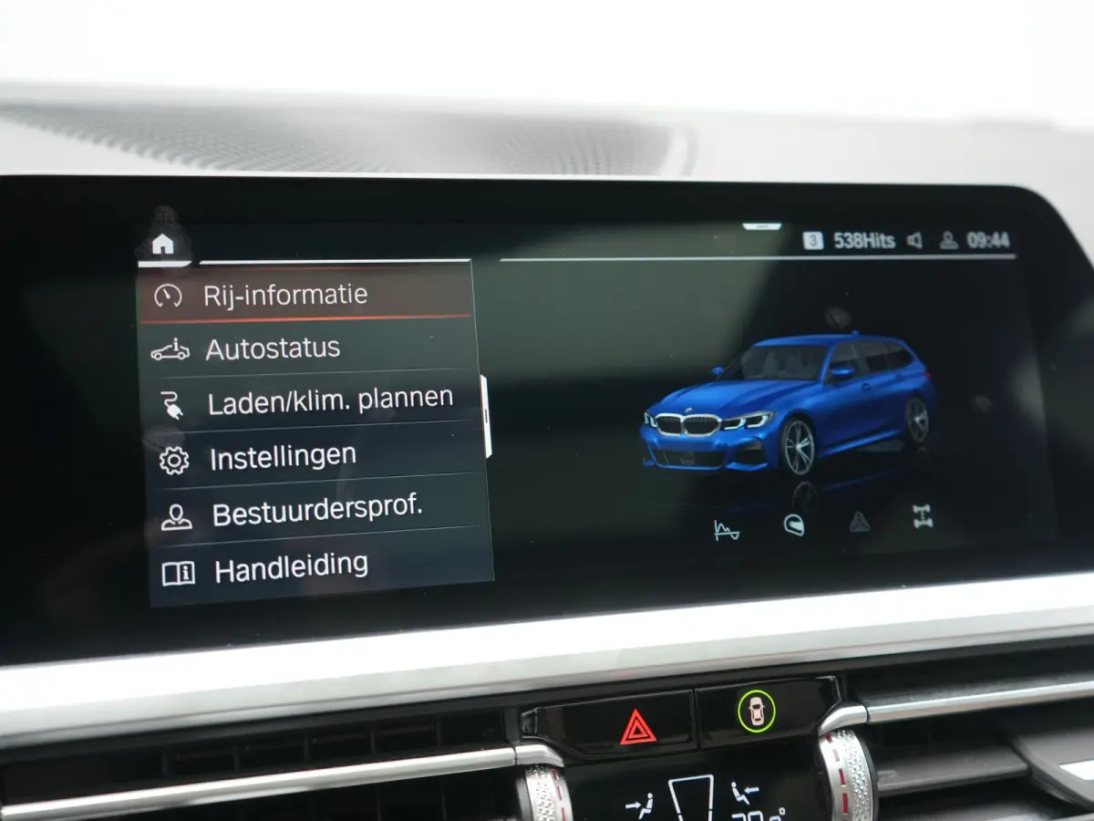 330e xDrive M Sport PHEV 293pk Dealer O.H | Panodak | Head Up | Camera | Laser LED | Lederen Sportstoelen Memory & Verwarmd | Keyless | Cruise Control | BLIS | Apple Carplay | Virtual | Navi