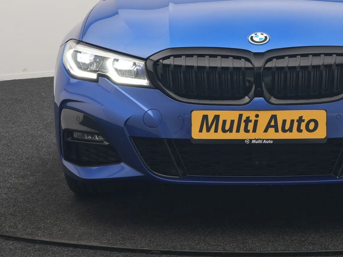 330e xDrive M Sport PHEV 293pk Dealer O.H | Panodak | Head Up | Camera | Laser LED | Lederen Sportstoelen Memory & Verwarmd | Keyless | Cruise Control | BLIS | Apple Carplay | Virtual | Navi