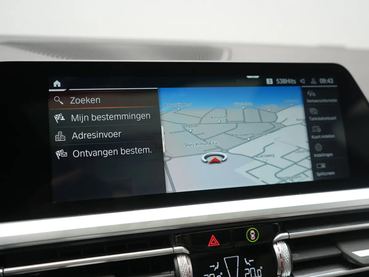 330e xDrive M Sport PHEV 293pk Dealer O.H | Panodak | Head Up | Camera | Laser LED | Lederen Sportstoelen Memory & Verwarmd | Keyless | Cruise Control | BLIS | Apple Carplay | Virtual | Navi