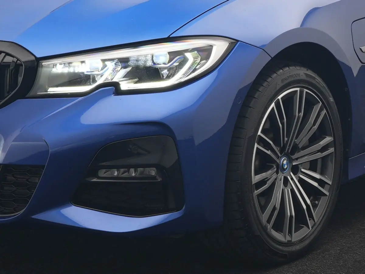 330e xDrive M Sport PHEV 293pk Dealer O.H | Panodak | Head Up | Camera | Laser LED | Lederen Sportstoelen Memory & Verwarmd | Keyless | Cruise Control | BLIS | Apple Carplay | Virtual | Navi